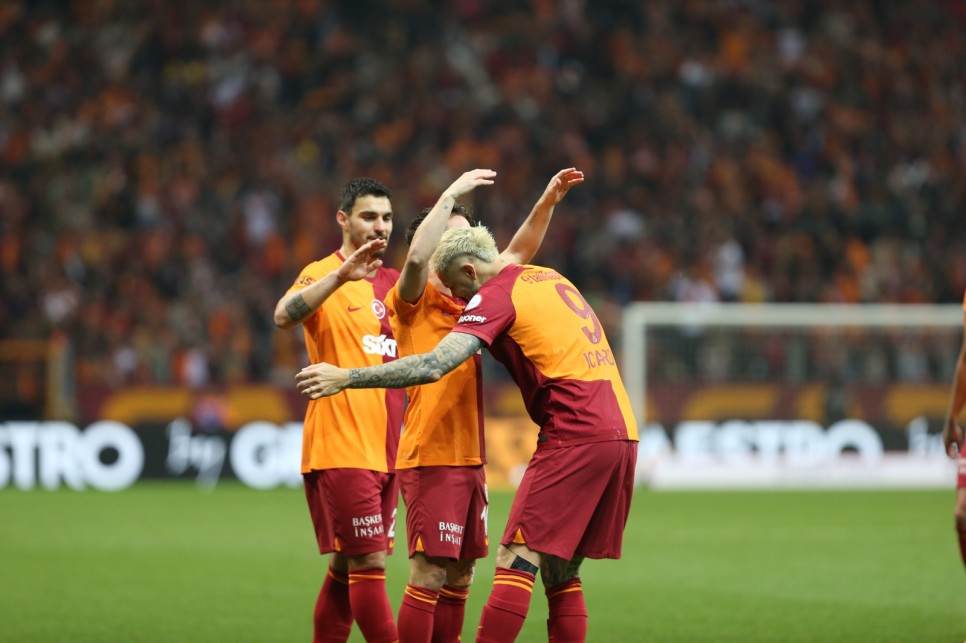 ''GALATASARAY'DA BUGN FARK...''