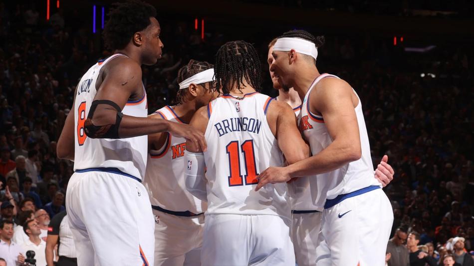 KNICKS 2-0 PACERS