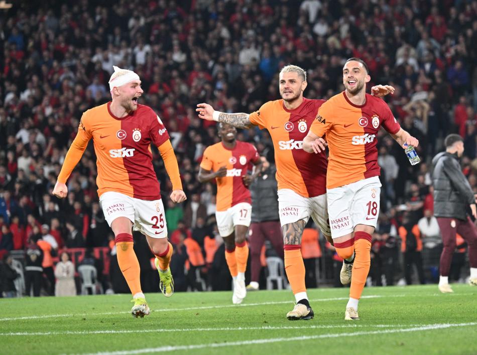 GALATASARAY'DAN PAYLAIMLAR