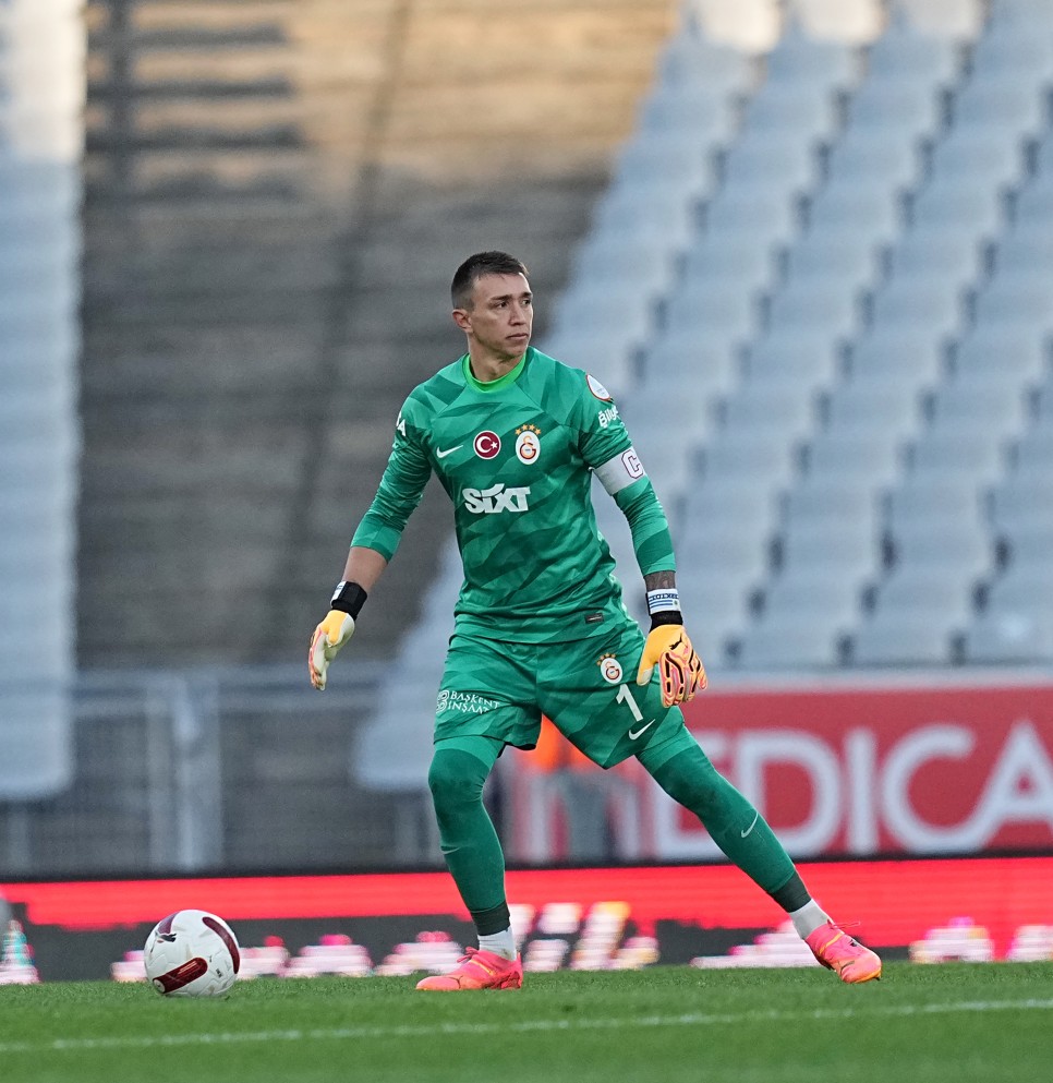 FERNANDO MUSLERA