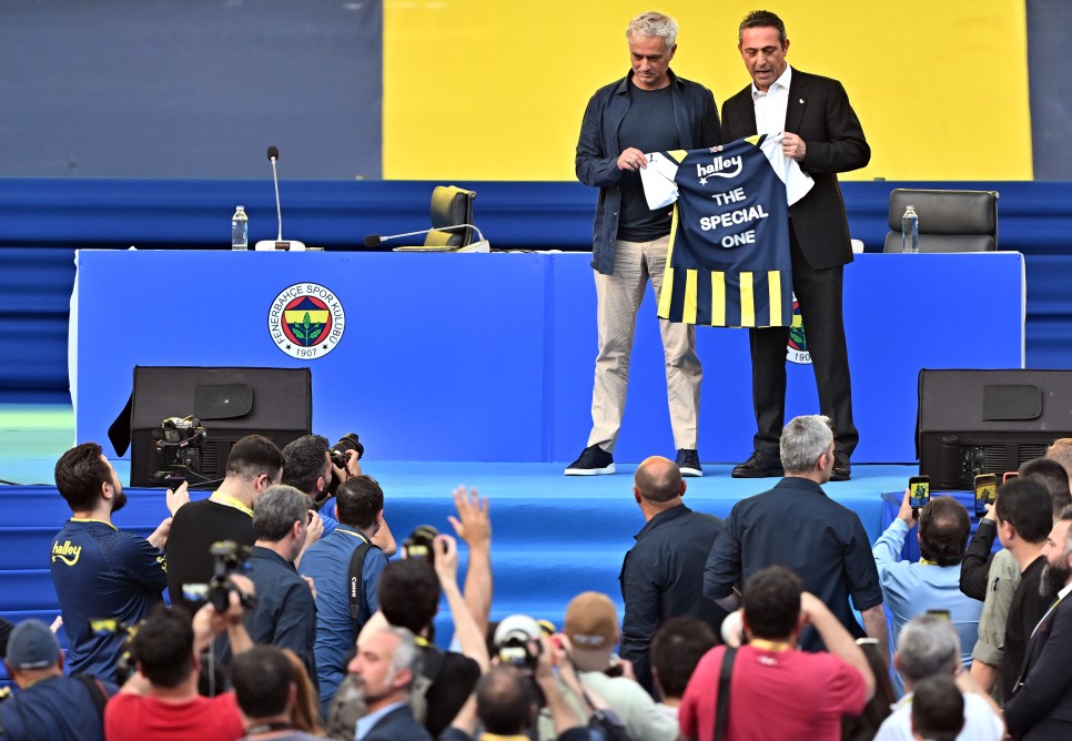 FENERBAHE'DE HEDEF STOPER