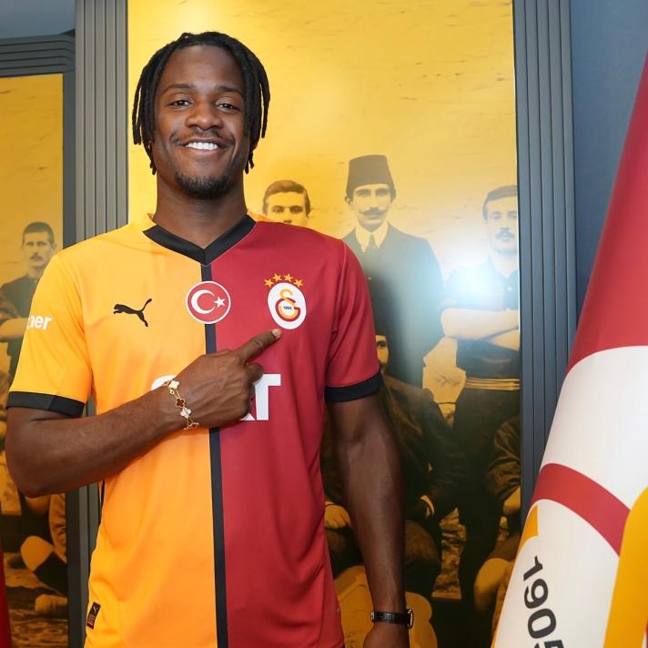 ''BRKA SENEDEN BER GALATASARAY STYORDU''