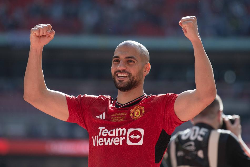 AMRABAT, MANU'YU BEKLYOR!