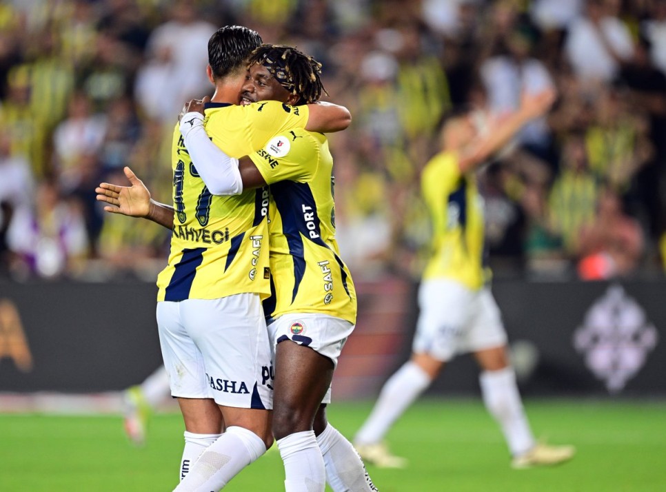 ''FENERBAHE ZOR GOL ATAR''