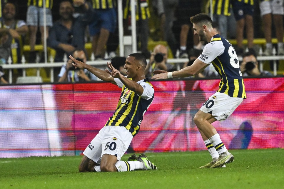 FENERBAHE'DEN RET