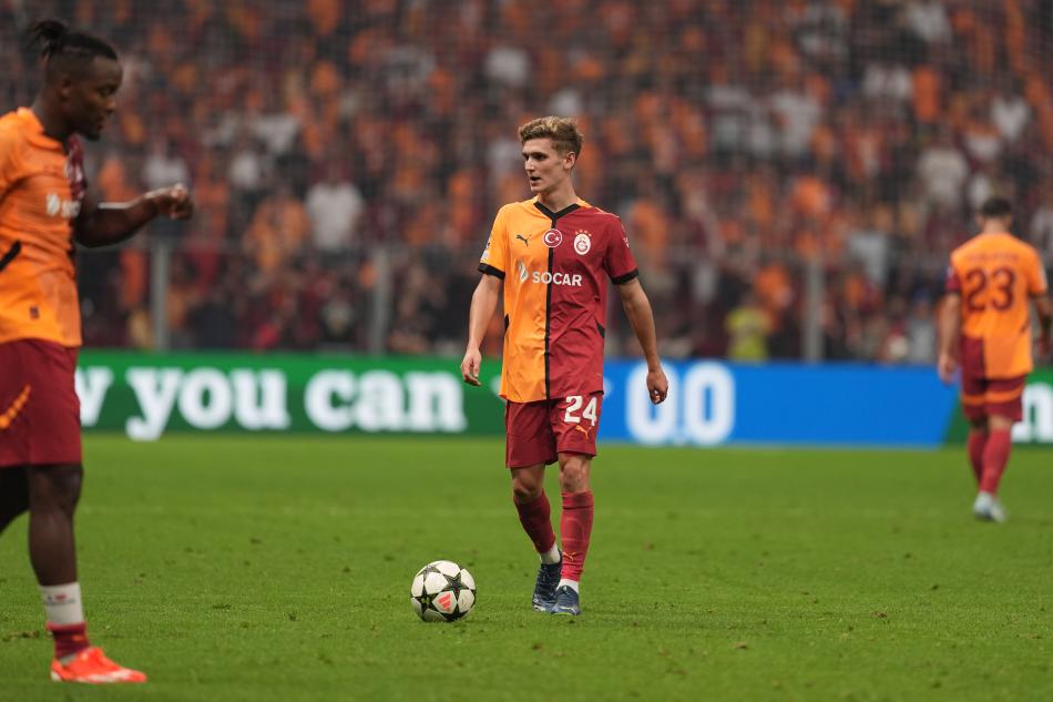 ELIAS JELERT
Galatasaray'da devşirme sağ bek Kaan Ayhan'ın alternatifi bile olamadı. 10 maçın 3'ünde ilk 11'de başlayan 2003 doğumlu futbolcu, 9 milyon Euro'luk bonservisin ve 900 bin Euro maaşın karşılığını veremedi. G.Saray'ın Danimarka ekibi Kopenhag'dan kadrosuna kattığı Jelert'in güncel piyasa değeri 8 milyon Euro.