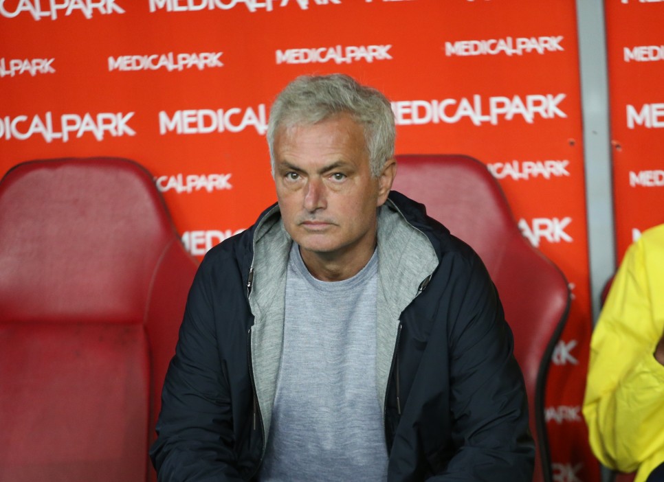 MOURINHO'DAN HAKEME TEPK