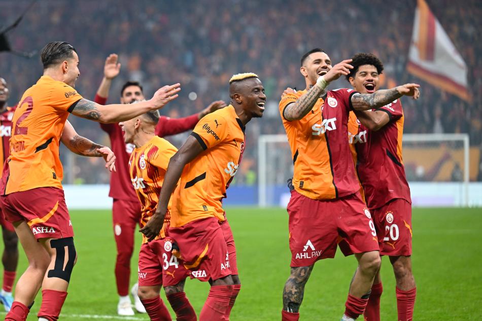 GALATASARAY PERFORMANSI!