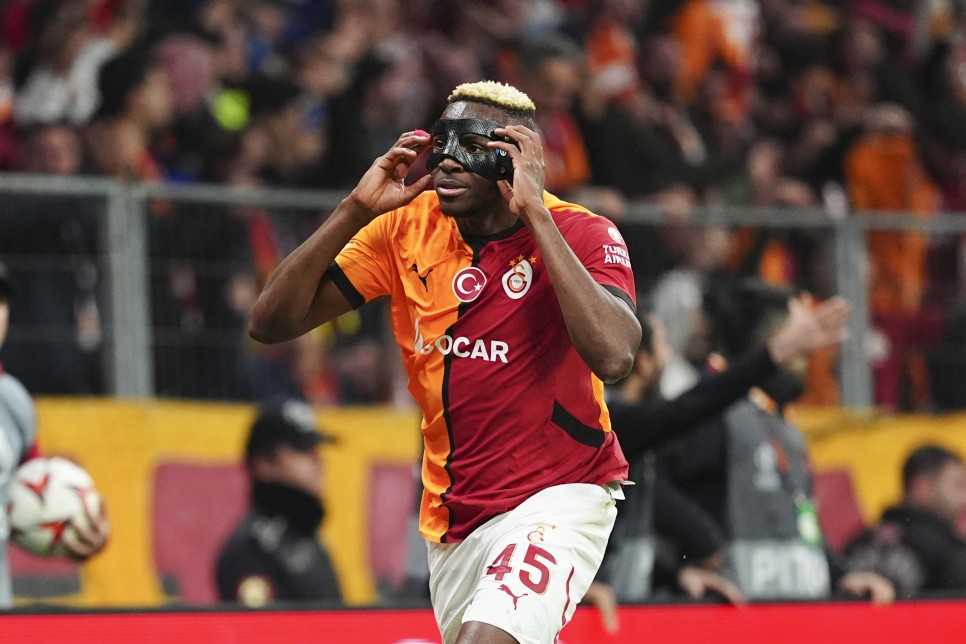 GALATASARAY'DA OSIMHEN FIRTINASI