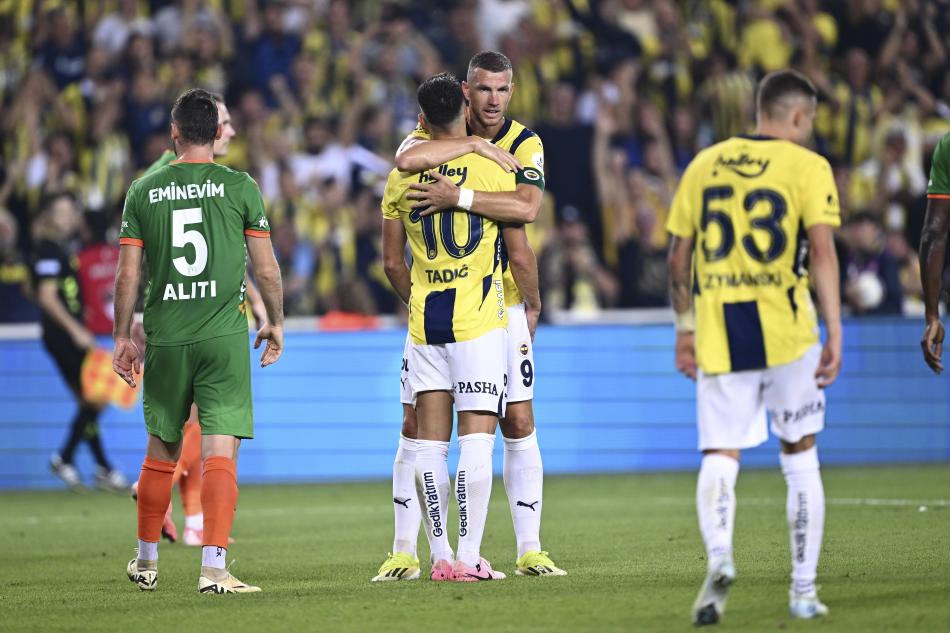 FENERBAHE'Y SIRTLIYORLAR