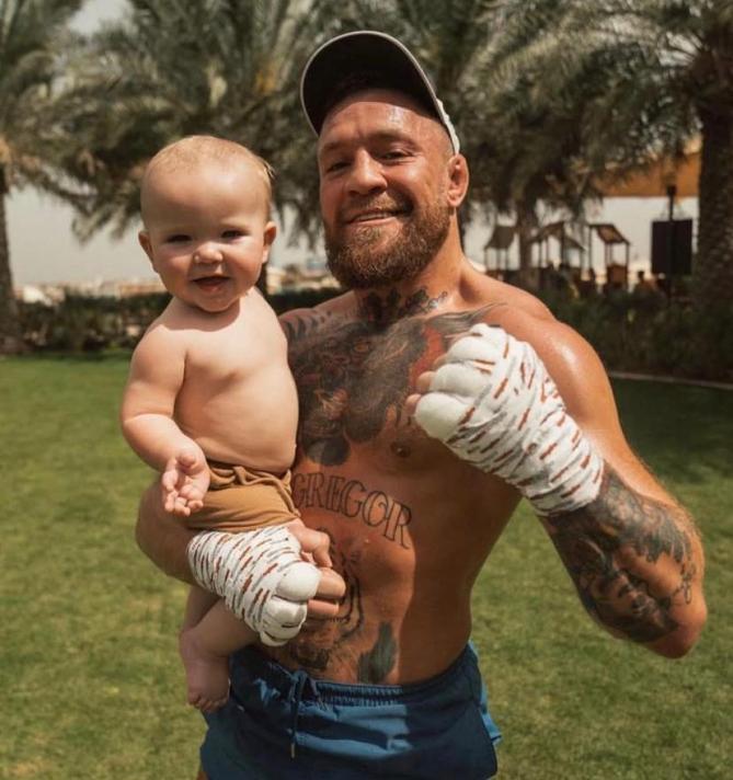 CONOR MCGREGOR (8. SIRADA)