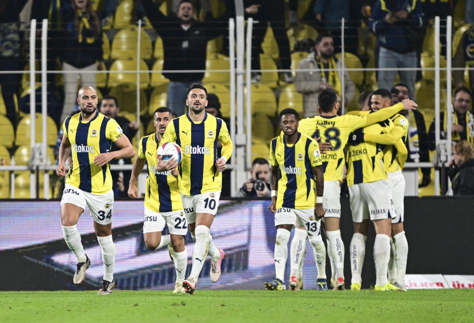 YAZARLARDAN FENERBAHE YORUMLARI