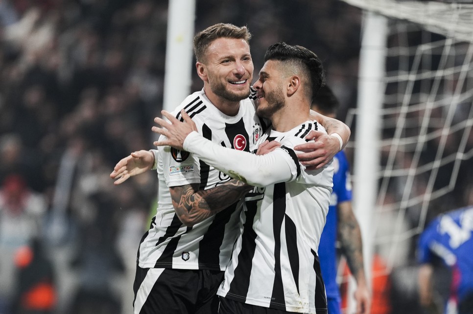 YAZARLARIN YORUMLARI