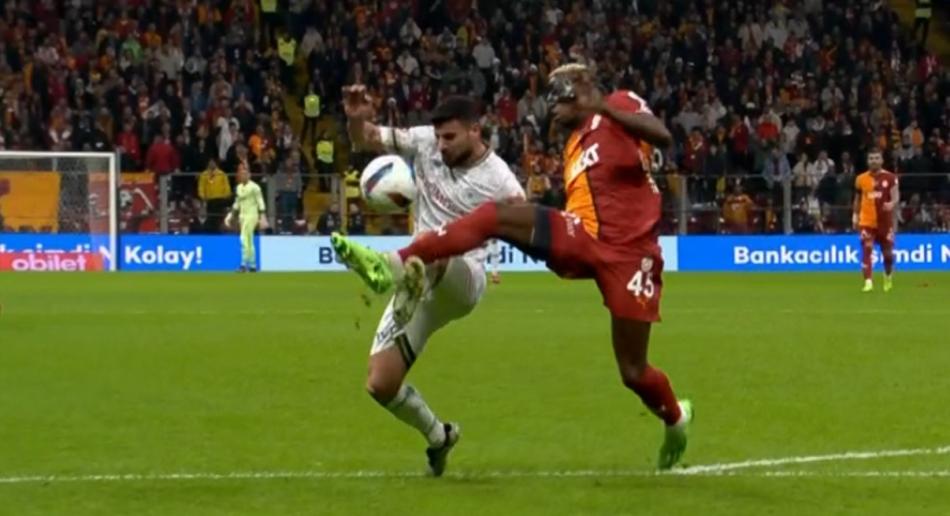 GALATASRAY'A VERLEN PENALTI