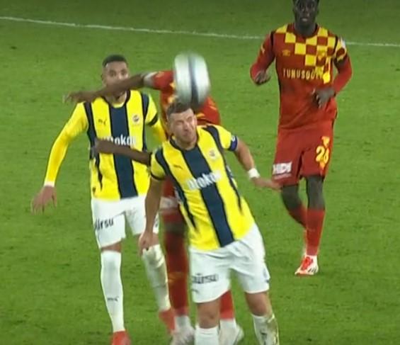 DZEKO'YA FAULDE KART �IKAR MI?