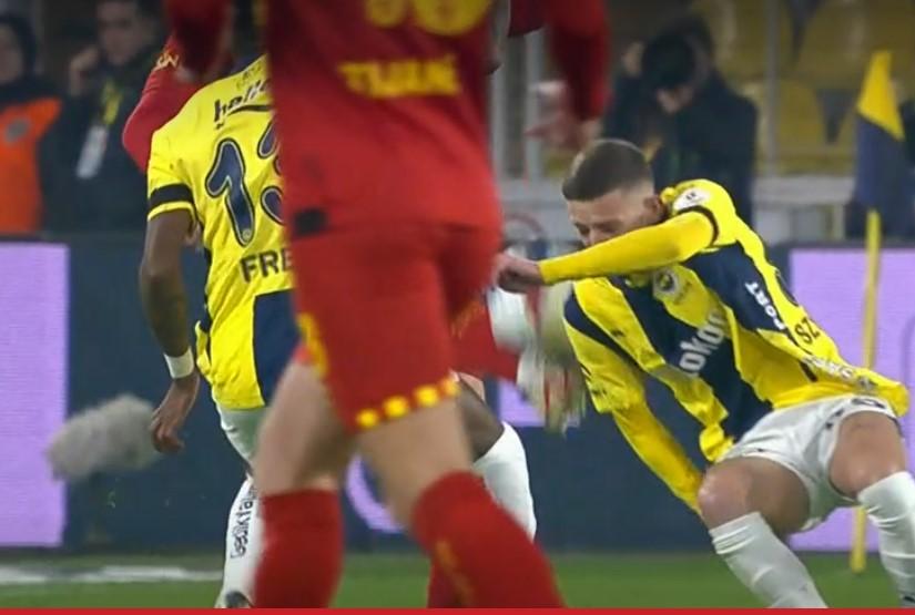 SARI KART GEREK�R M�?