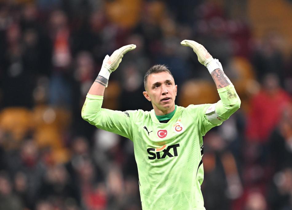 FERNANDO MUSLERA'NIN SZLER