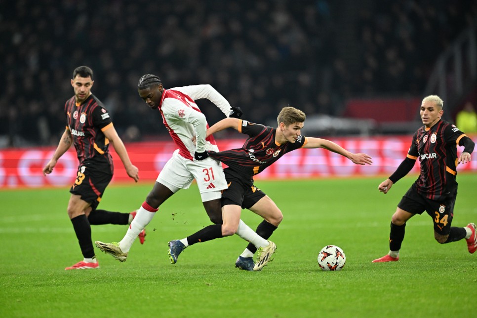 YAZARLARIN YORUMLARI