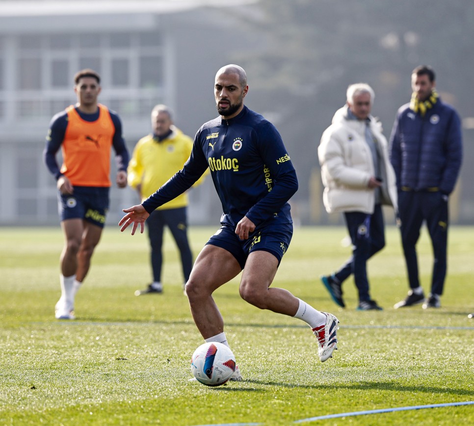 FENERBAH�E EV�NDE OYNAYACAK