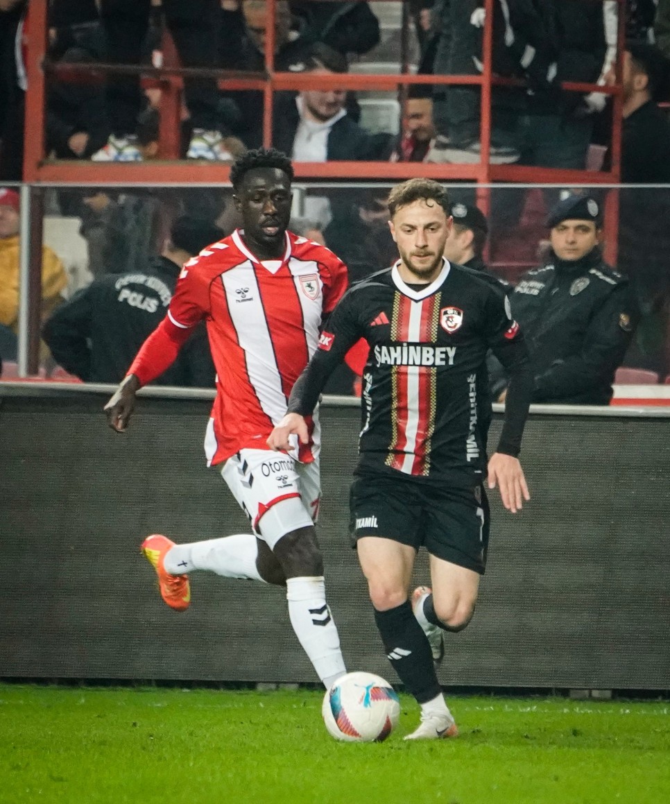 4 MA�IN 3'�N� KAYBETT�