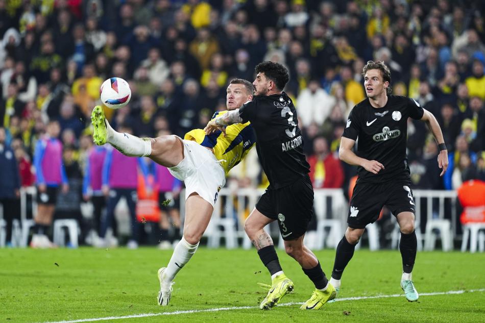 YAZARLARDAN YORUMLAR