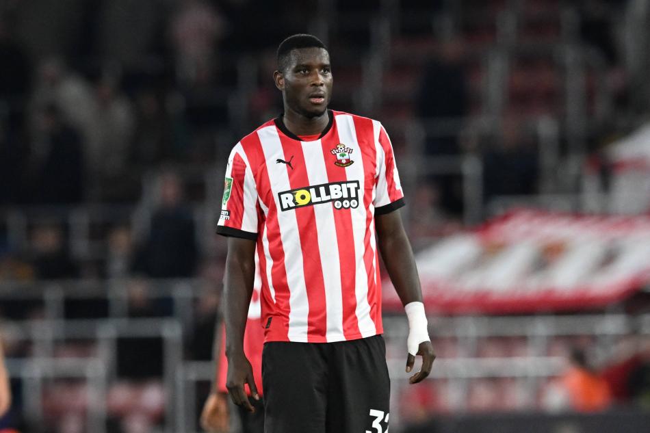 ŞİMDİ GÖZLER PAUL ONUACHU'DA
Beşiktaş'ta bu gelişmenin ardından gözler, bir diğer hedefteki golcüye çevrildi: Paul Onuachu... İngiliz ekibi Southampton’ın formasını giyen 30 yaşındaki Nijeryalı santrfor için temaslar hızlandı. İdareciler, Süper Lig’den de talipleri olan 2,01’lik golcüyü, satın alma opsiyonlu kiralama formülüyle kadrosuna kazandırmak istiyor.