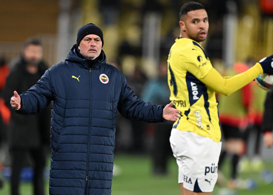 YAZARLARDAN FENERBAHE YORUMU