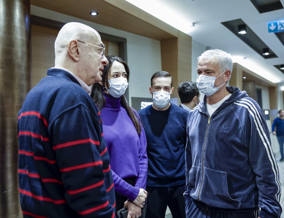 MOURINHO'DAN ANLAMLI Z�YARET