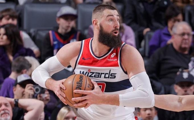 VALANCIUNAS, SACRAMENTO KINGS'TE!