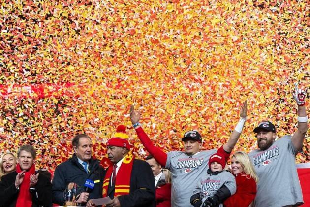 SON �K� SEZONU CHIEFS KAZANDI