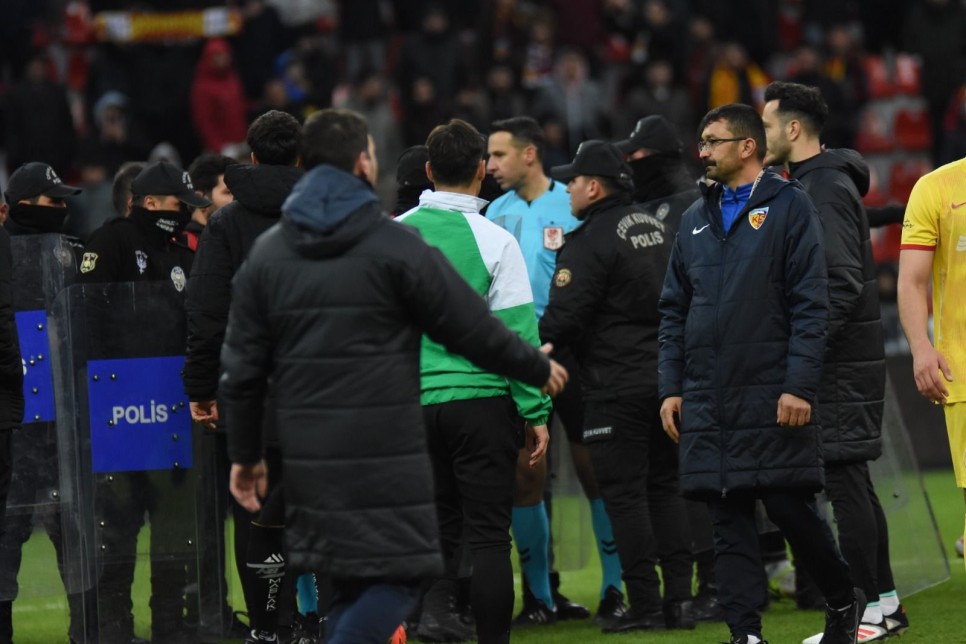 TABLETTEN HAKEME G�STERD�LER