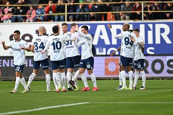 YAZARLARDAN FENERBAHE YORUMU