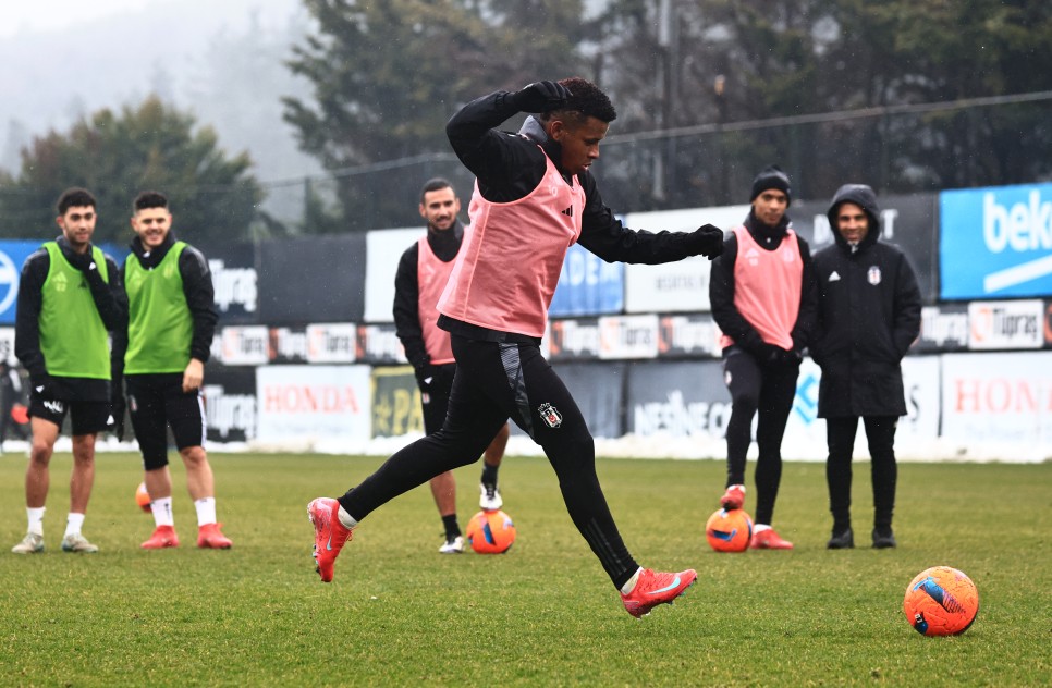 ARROYO �LK �DMANINA �IKTI