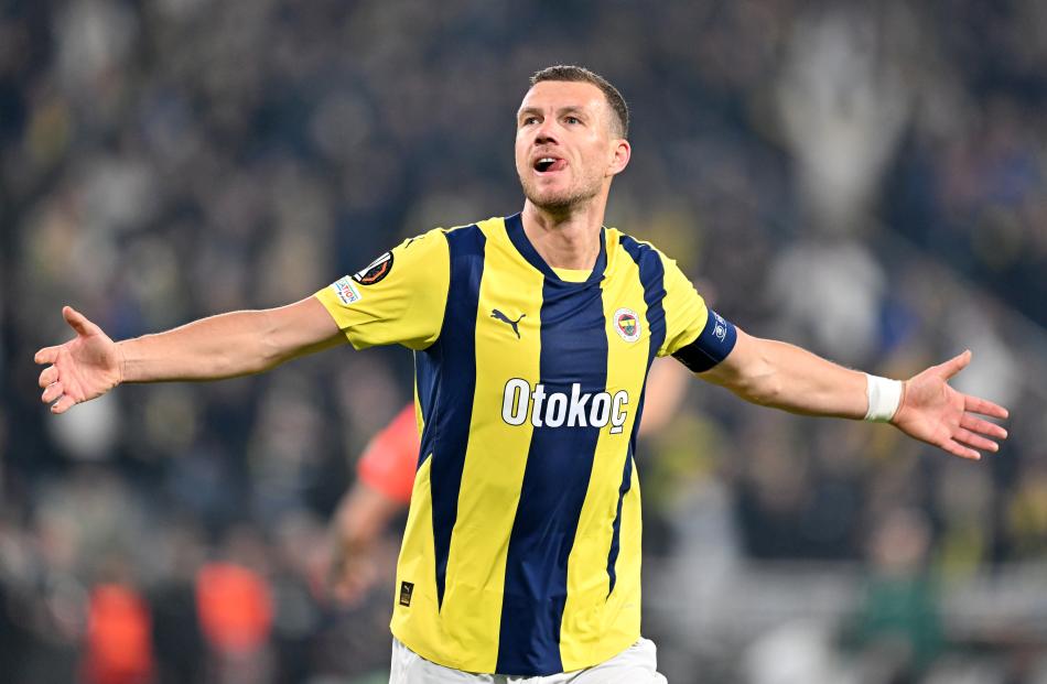 DZEKO'DAN 24 GOLE KATKI