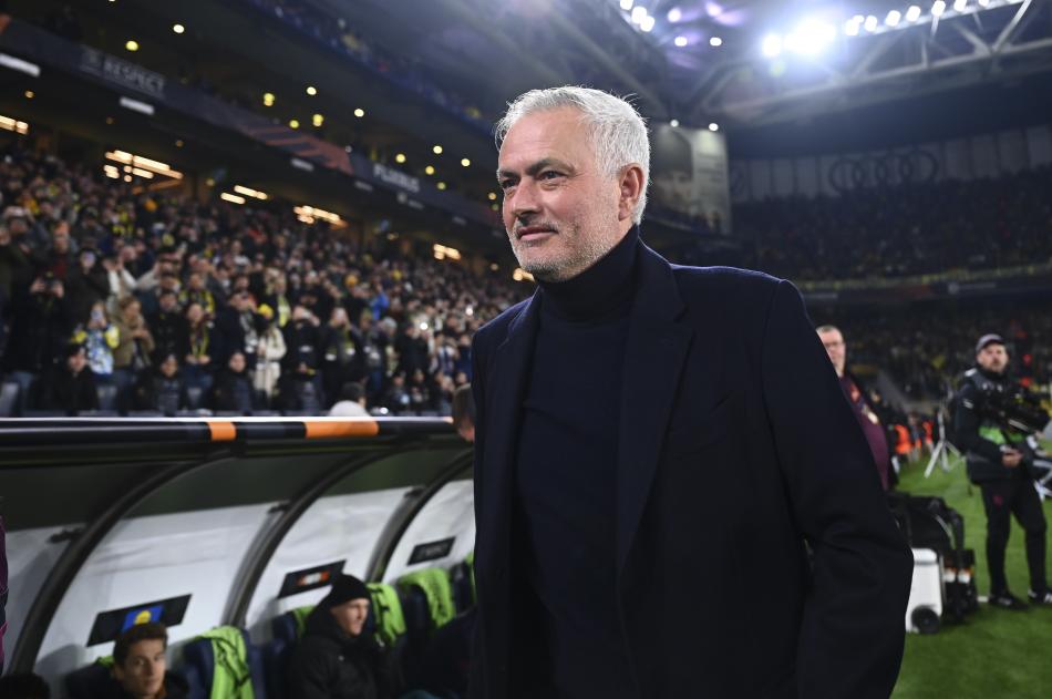 JOSE S�STEM� OTURDU