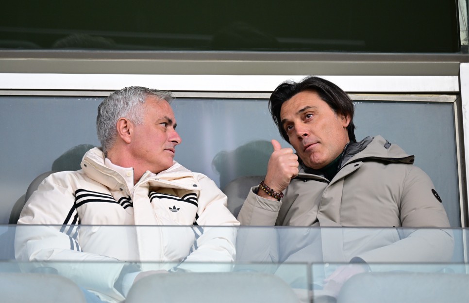 MOURINHO VE MONTELLA TR�B�NDE