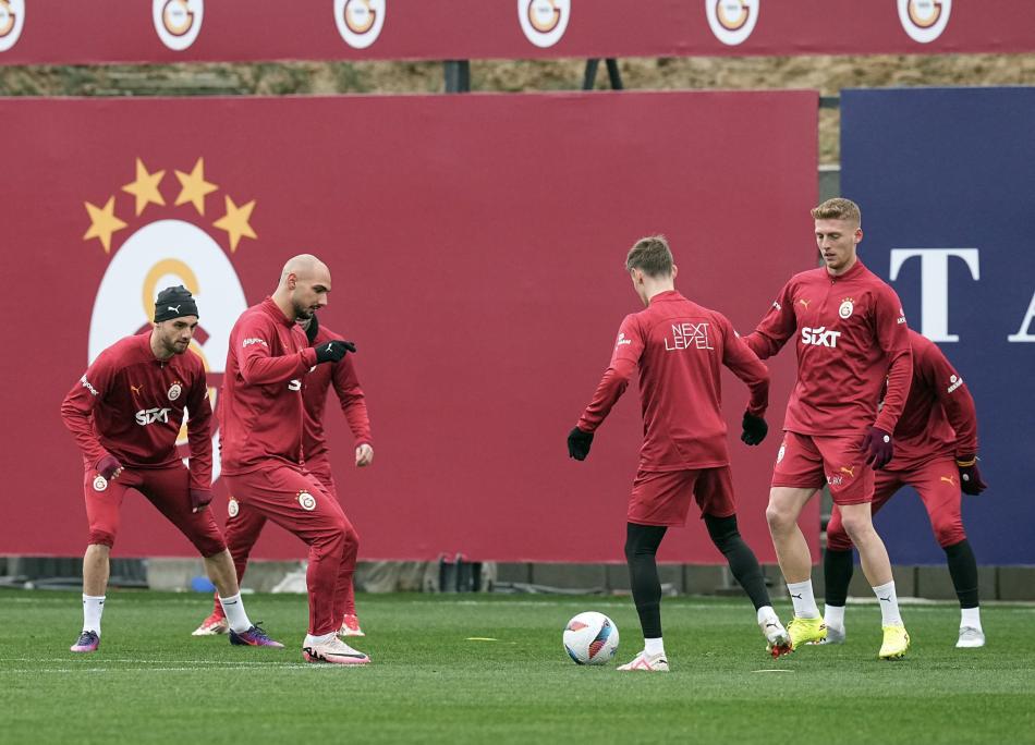 KEMERBURGAZ'DA SAHAYA �ND�LER