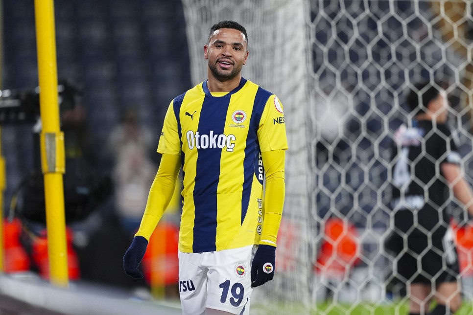 FENERBAH�E'DE EN-NESYRI Y�KSEKTEN U�UYOR!