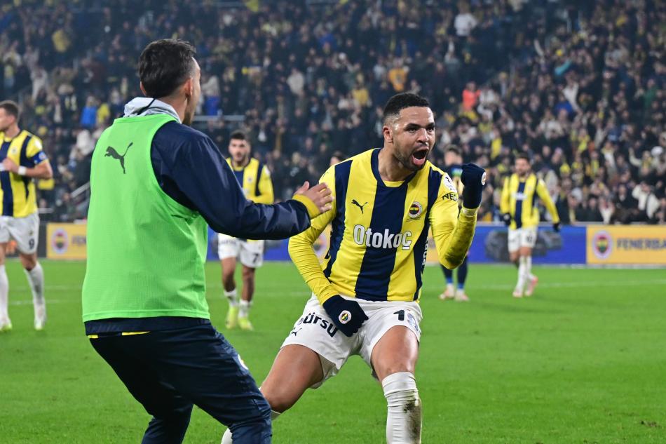 D�NYA YILDIZLARINI GER�DE BIRAKTI