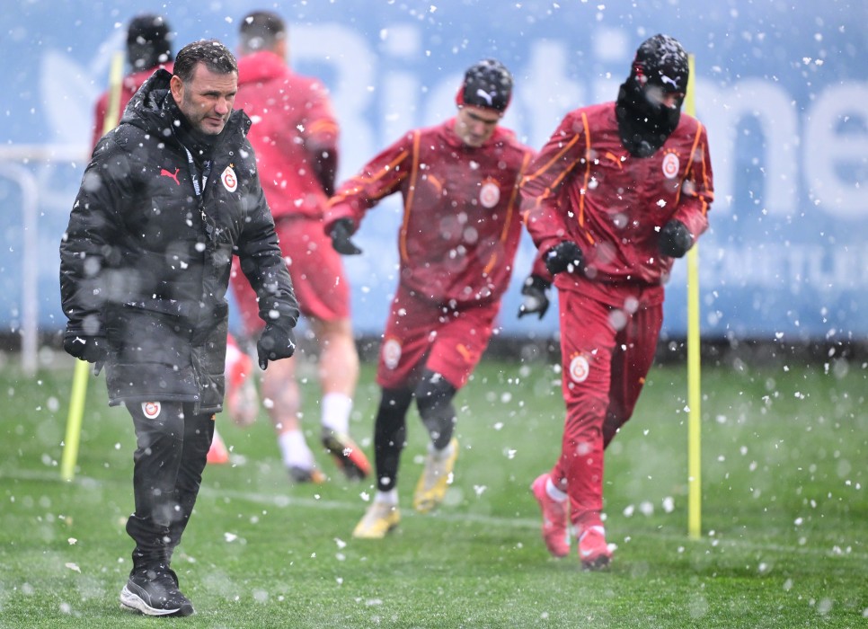 G.SARAY, AZ ALKMAAR'A HAZIR