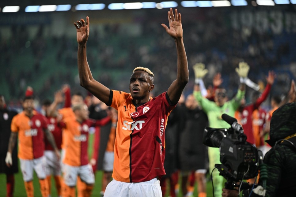 VICTOR OSIMHEN GEL��MES�