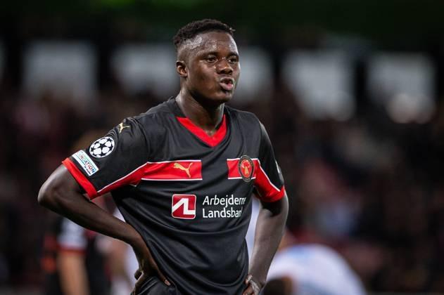 YILDIZ ADAYI ELDEN KA�MI�