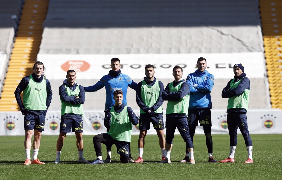 SAKATLAR TAKIMLA B�RL�KTE