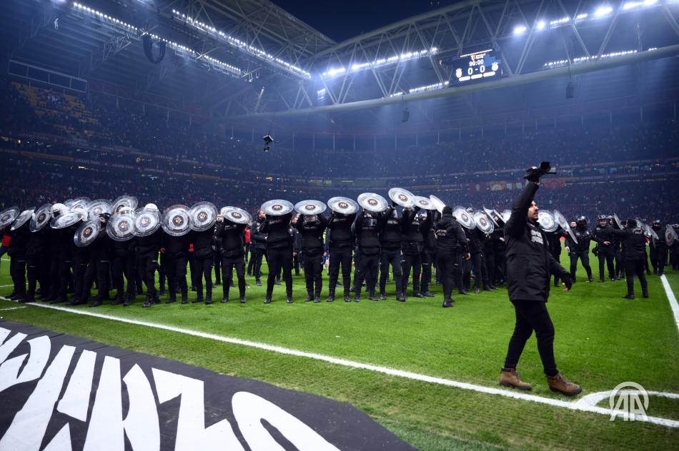 DERB�DE B�Y�K �NLEMLER