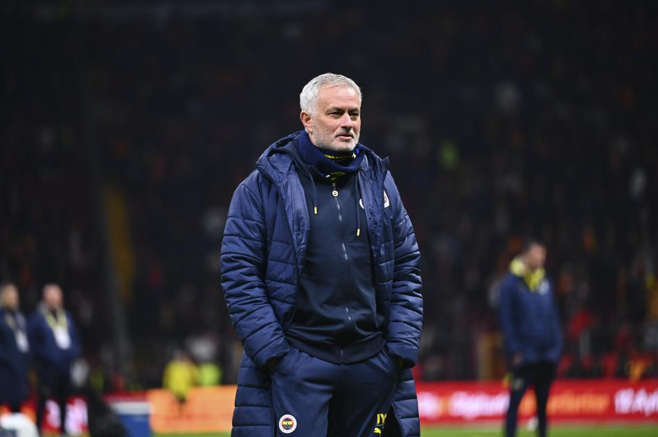 MOURINHO'DAN G.SARAY'A SALVOLAR