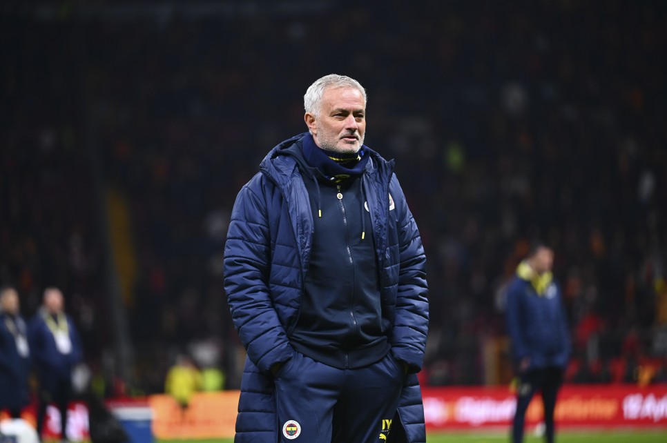 MOURINHO'DAN G.SARAY'A SALVOLAR