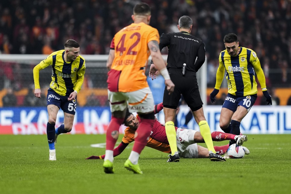 RIDVAN D�LMEN VE MUSTAFA DEN�ZL� YORUMLADI