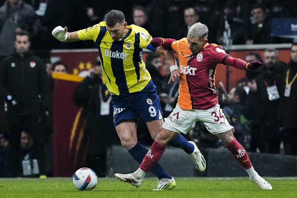 YAZARLARIN YORUMLARI