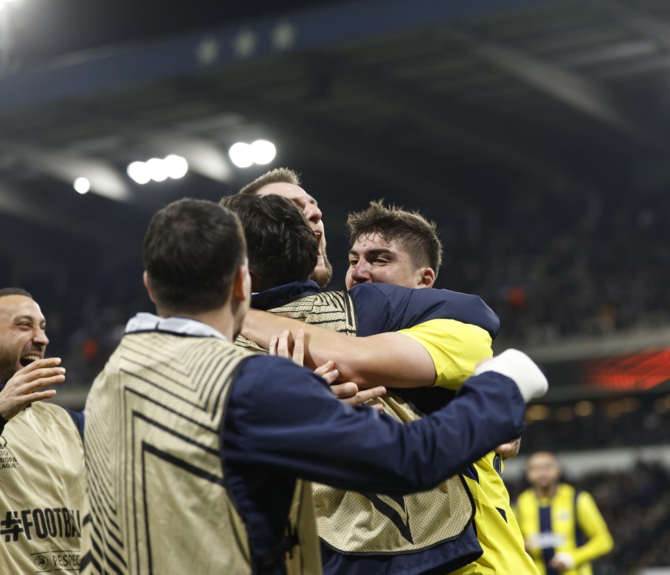 ARKA ARKAYA �LK 11'DE