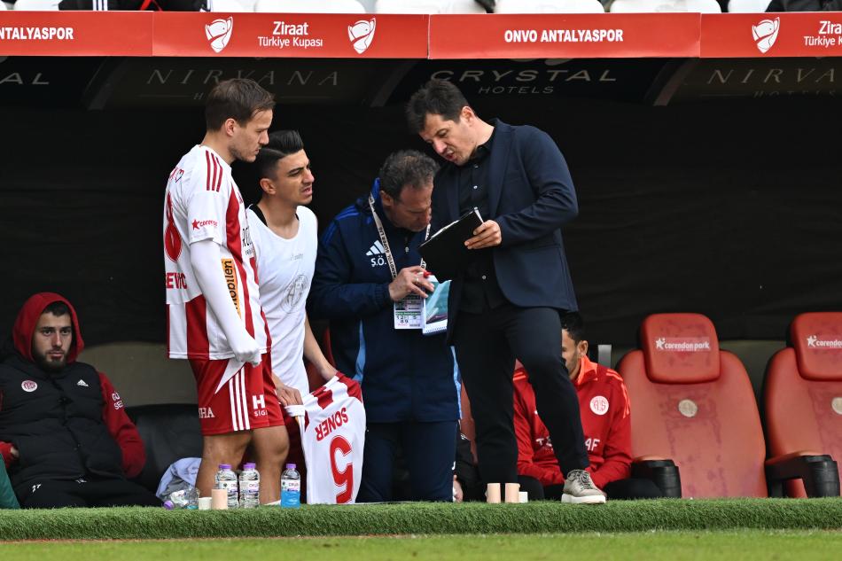 EMRE BEL�ZO�LU & ALEX DE SOUZA